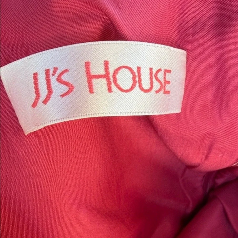 JJs House elegant knee